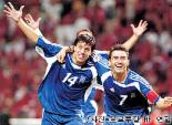 [유로 2004]그리스 ‘변방의 기적’…체코 1－0 제압 결승 첫발