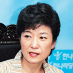 [박근혜 한나라대표 취임 1주년 인터뷰]“정·부통령제 포함 4년 중임제 해야”