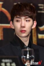 [포토] 2AM 조권 '(윤)도현 선배에게, 시선 집중'