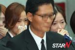 [포토] 손태영-손혜임 '부친 발인식, 충혈된 두 눈'