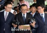 전두환 전 대통령의 미납 추징금 자진납부 계획 발표하는 전재국씨