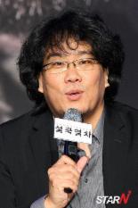 쿠엔틴 타란티노, “봉준호 감독 스필버그의 재능을 가졌다”