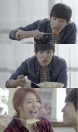 이준 김치볶음밥 먹방포착, ‘에일리 뮤직비디오에서까지...’