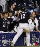 [포토] 두산 최재훈 '드디어 동점'