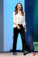 [포토] 이선진 '시원시원한 입장'