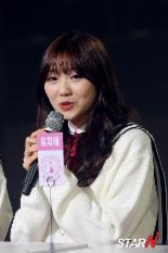 러블리즈 쇼케이스 인피니트 언급, “피부와 하나된듯 춤추라 조언”