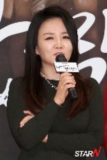 [포토] 질의에 답하는 '내 마음 반짝반짝' 조정선 작가