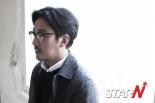 [포토] 하정우 '감독이라는 이름 무색하지 않아'