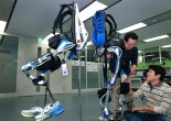 현대차그룹, 하반신 장애인 돕는 '보행보조 로봇' 공개