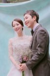 [fn★SNS] 장범준 아내 송지수, 웨딩 사진 공개 “결혼기념일에도 바쁜 그대에게”