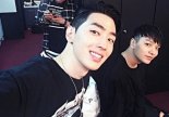 AOMG, 그레이-쌈디 ‘쌈그’ 커플의 훈훈 다정샷 “3분 썸남의 위엄”