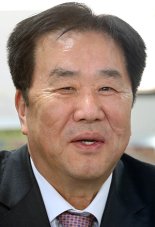 우오현 SM그룹 회장, 트럼프 취임식 초대받아