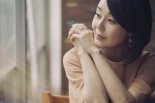 [fn★인터뷰①] 김윤진 “사랑받는 비결? 잊을 만하면 등장하는 신선함”