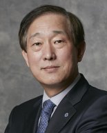 JW중외박애상에 윤도흠 연세의료원장, 인류애 실천하며 환자 몸과 마음 치유