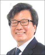 [fn 이사람] 김형기 경북대 경제통상학부 교수 "지방분권 전환, 침체된 경기 살릴 것"
