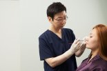 예뻐지려고 '불법 레이저 승합차' 탑승 … 부작용 책임은 누가?