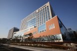 아파트 외벽 작업자 밧줄 자른 살인혐의 40대에  '무기징역' 구형