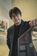 김윤석, ‘1987’ 인터뷰 도중 눈물 왈칵..“희한한 경험”