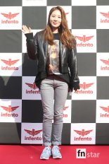 [포토] 신수지, ‘운동화 신고도 우월한 비율’