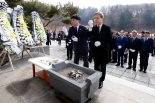 김승수 전주시장, 3.1절 맞아 애국지사 희생정신에 헌화·분향