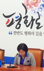 추미애 '安지사 성폭력 의혹'에 "있을 수 없는 일" 대국민 사과