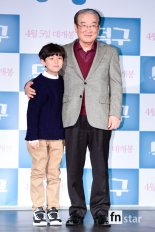 [포토] 정지훈-이순재, ‘세대차 넘는 진한 우정’