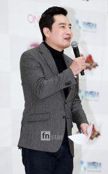 강용석 '불륜의혹 기사 댓글' 네티즌과 2년 반 소송 2심도 패소..나머지 2명은 15만원 판결