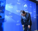 브리핑룸 나서는 금감원장