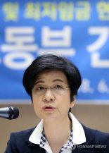 <동정> 김영주 고용부 장관 추석 앞두고 산재 환자 위로 방문