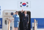 文대통령, 싱가포르 출국…파푸아뉴기니 이동해 APEC 참석