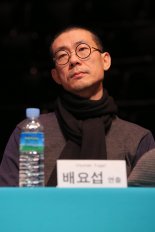 한강 소설  '소년이 온다' 연극 무대로