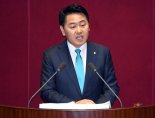 나경원과 거리둔 김관영 "선거제 개혁, 패스트트랙 진행할 것"