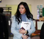 '장자연 리스트' 목격자 윤지오 "사실 더 잘 아는 연예인도 있어..함께 해달라"