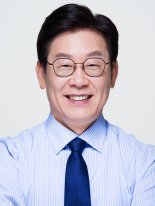 "24세 청년에 연간 100만원", 이재명 표 '청년기본소득' 4월 본격시행