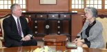 강경화 외교부 장관, 스티븐 비건 미국 국무부 대북정책특별대표 접견
