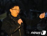 '고액 강연료 논란' 김제동 "출연료, 모교 등에 1억 기부"