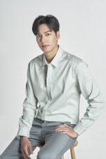 배우 이민호 "내 사진 쓰지마" 마스크팩 업체 상대 소송..法 "2500만 배상"