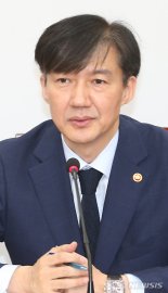 경찰 '조국 딸 생기부 유출 의혹' 한영외고 교직원 4명 조사(종합)