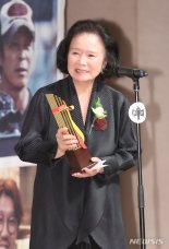 '트로이카' 배우 윤정희, 알츠하이머 투병.. "딸도 못 알아봐"