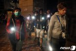 홍콩, 시위 참여 12세 소년에 '유죄 판결'.. 최연소 기록