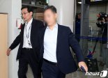 '버닝썬 경찰총장' 윤총경, 첫 재판서 혐의 모두 부인