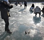 인제 빙어축제’개막 첫 주말 10만명 북적...강원도 최고 겨울축제 위상 실감