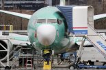 "보잉 737맥스, 올해 중반까지 운항 금지"… 결국 생산중단