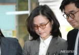 '사모펀드 키맨' 조국 5촌 재판에 정경심 증인 채택