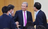 닻 올린 김종인號 "보수·우파 강조 말라"… 고강도 쇄신 예고