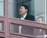 윤석열 연이틀 비판한 조국…서울대생들 "부끄러워"