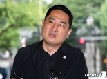 [속보] 경찰, '가세연' 강용석 명예훼손 혐의로 체포