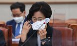 '秋아들 의혹' 공방전 계속… 野 "거짓해명 사과하라" 秋 "카톡 내용 기억 안난다"