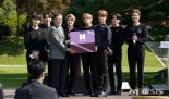 미·중 고래싸움에 낀 BTS 곤욕