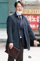 [포토] 미라클라스 김주택, ‘오피스룩의 정석’